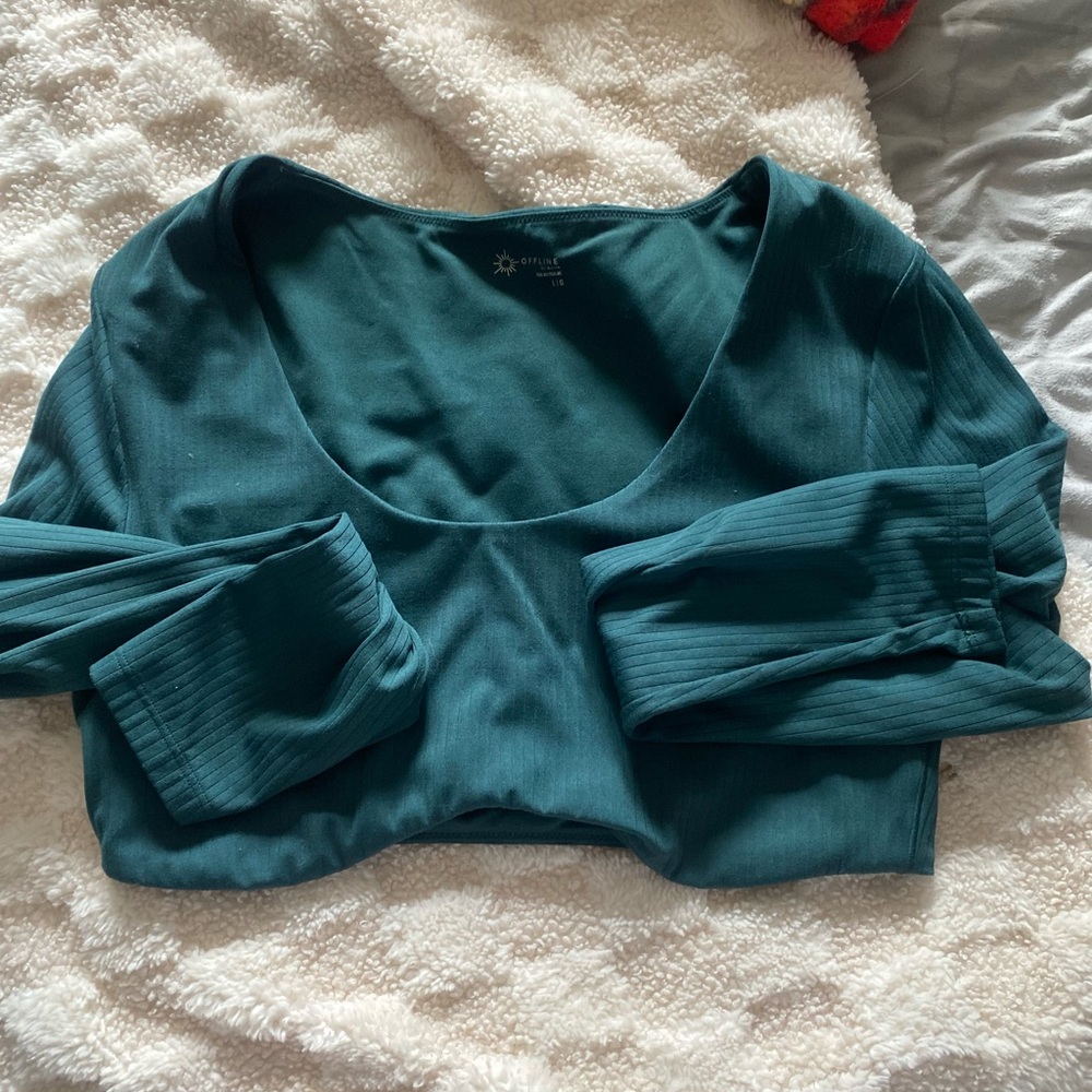 Offline cropped dark green long sleeve